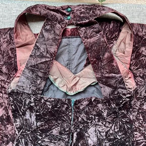 Vintage Crushed Velvet Burgundy Dress with Slit and buttons, Size: 6 - Picture 10 of 17